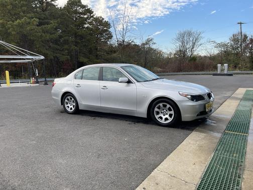 Silver 2004 BMW 525 i