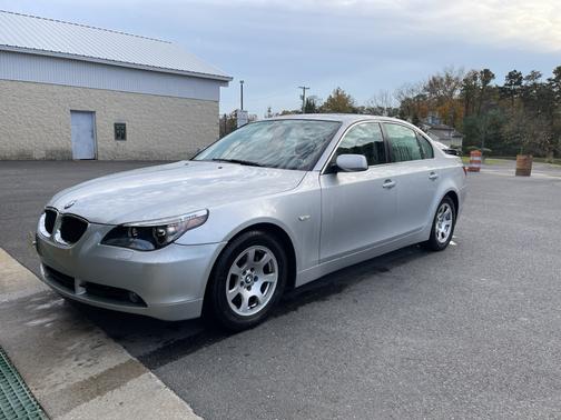 Silver 2004 BMW 525 i