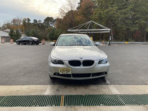 Silver 2004 BMW 525 i