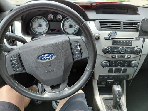 2010 Ford Focus SES