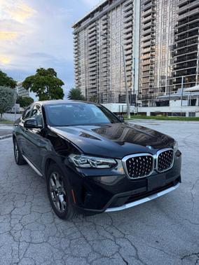 Black 2024 BMW X4 xDrive30i