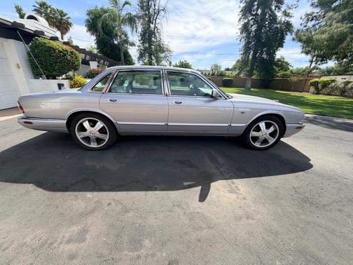 Silver 2002 Jaguar XJ8 Sport