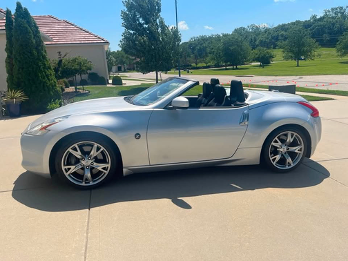 Silver 2010 Nissan 370Z Touring