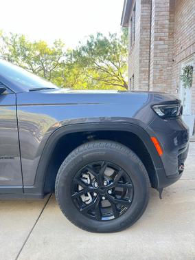 Gray 2024 Jeep Grand Cherokee L Altitude