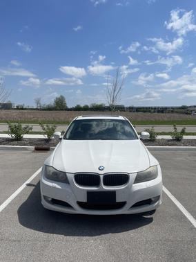 White 2011 BMW 328 i xDrive