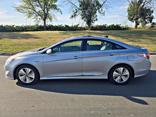 Silver 2015 Hyundai SONATA Hybrid Limited