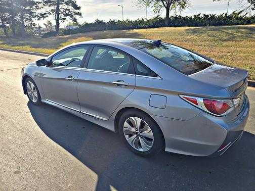 Silver 2015 Hyundai SONATA Hybrid Limited