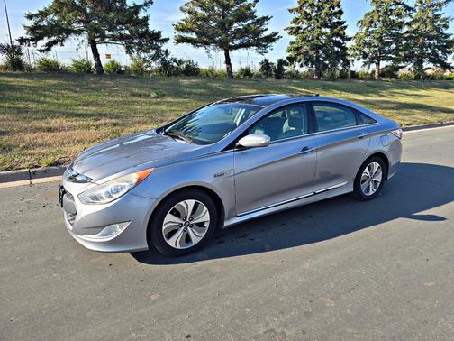 Silver 2015 Hyundai SONATA Hybrid Limited
