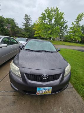 Gray 2009 Toyota Corolla LE