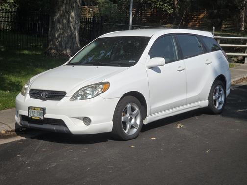 2005 Toyota Matrix Base