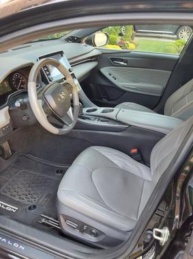 Black 2019 Toyota Avalon Hybrid Limited