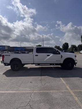 White 2019 Ford F-250 XLT