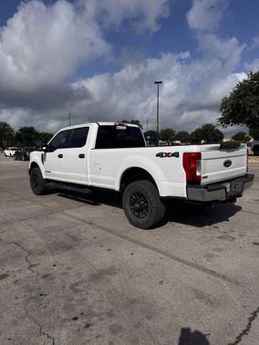 White 2019 Ford F-250 XLT