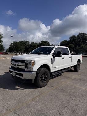 White 2019 Ford F-250 XLT