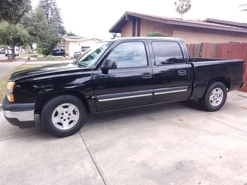 Black 2005 Chevrolet Silverado 1500 LT Crew Cab