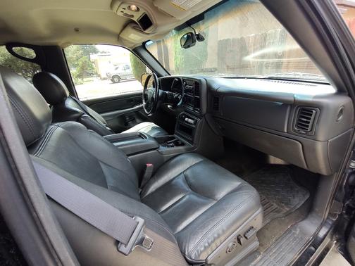 Black 2005 Chevrolet Silverado 1500 LT Crew Cab