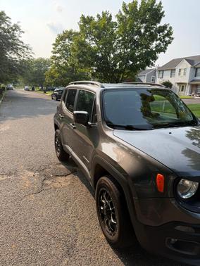 Gray 2017 Jeep Renegade Latitude