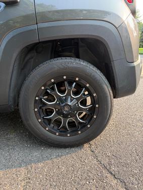Gray 2017 Jeep Renegade Latitude