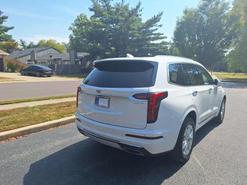 2023 Cadillac XT6 Luxury FWD