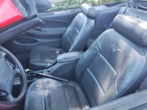 2000 Ford Mustang Base