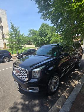 Black 2020 GMC Yukon XL Denali