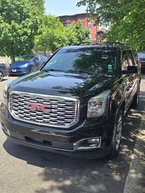 Black 2020 GMC Yukon XL Denali