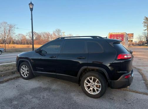 2017 Jeep Cherokee Sport
