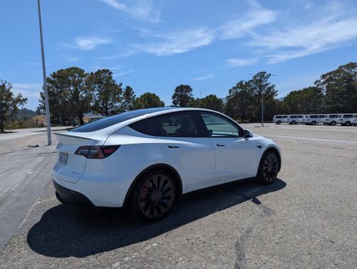 2022 Tesla Model Y Performance