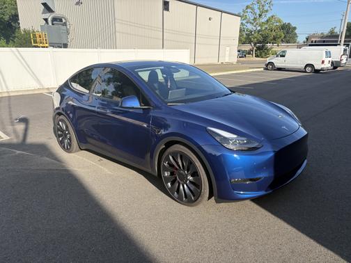 2025 Tesla Model Y Performance