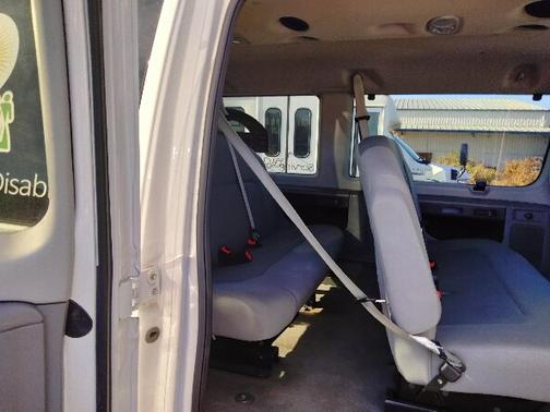 2011 Ford E350 Super Duty XLT