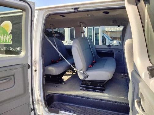 2011 Ford E350 Super Duty XLT