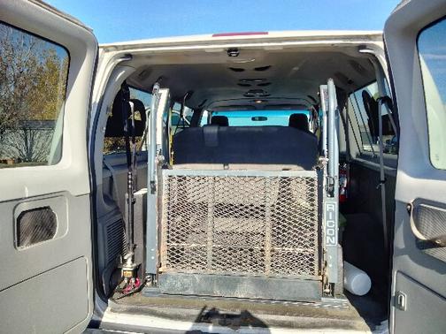 2011 Ford E350 Super Duty XLT