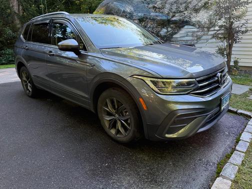Gray 2023 Volkswagen Tiguan 2.0T SE