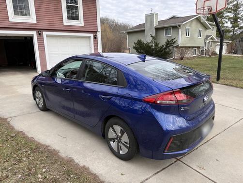 2019 Hyundai IONIQ Hybrid Blue