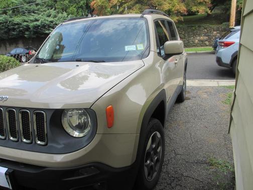 Beige 2015 Jeep Renegade Latitude