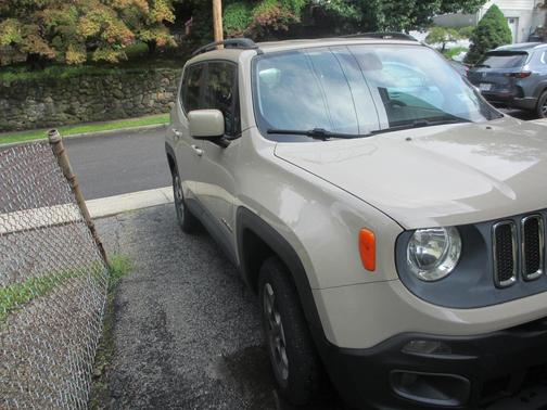 Beige 2015 Jeep Renegade Latitude