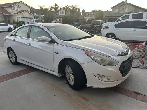 2014 Hyundai SONATA Hybrid Base