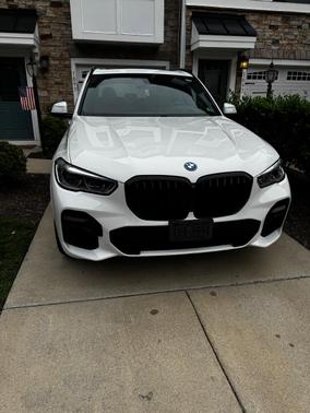 White 2023 BMW X5 PHEV xDrive45e