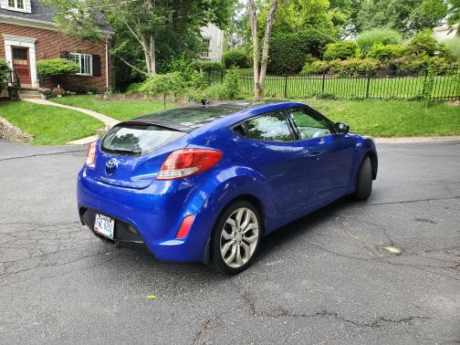 2013 Hyundai Veloster Base