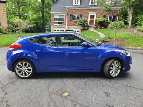 2013 Hyundai Veloster Base