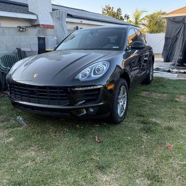 Black 2018 Porsche Macan Macan