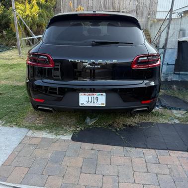 Black 2018 Porsche Macan Macan