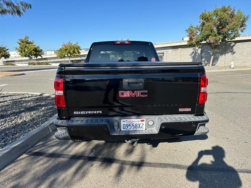 Black 2014 GMC Sierra 1500 SLT