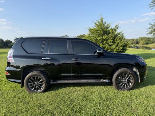 Black 2022 Lexus GX 460 Premium