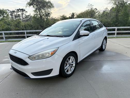 White 2017 Ford Focus SE