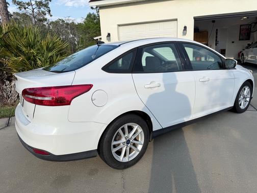 White 2017 Ford Focus SE