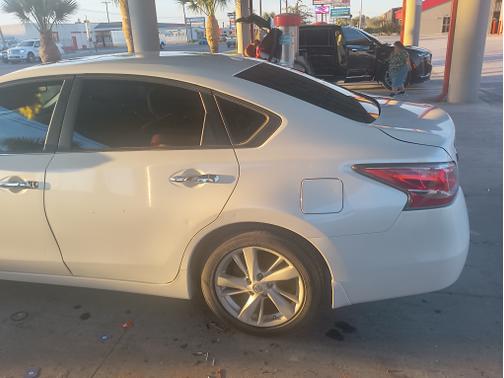 White 2015 Nissan Altima 2.5 SL