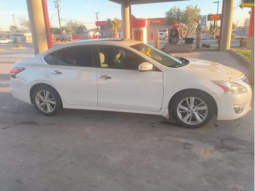 White 2015 Nissan Altima 2.5 SL