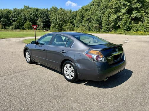 Gray 2012 Nissan Altima 2.5 S