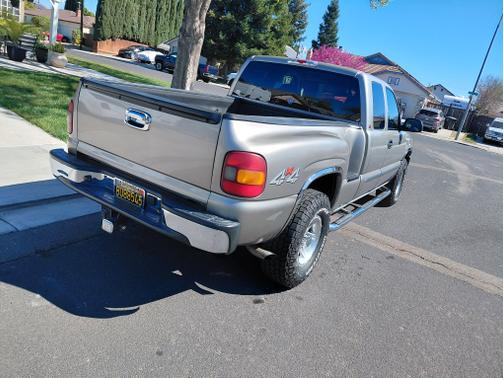 Gold 2003 GMC Sierra 1500 SLE Extended Cab